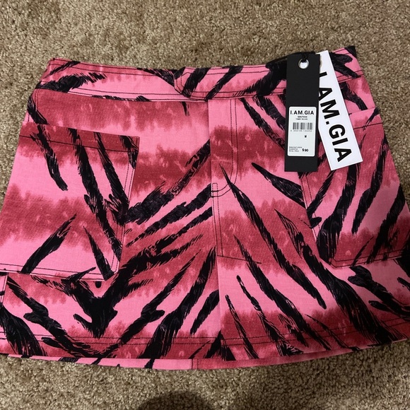 Siren Skirt - Picture 2 of 4